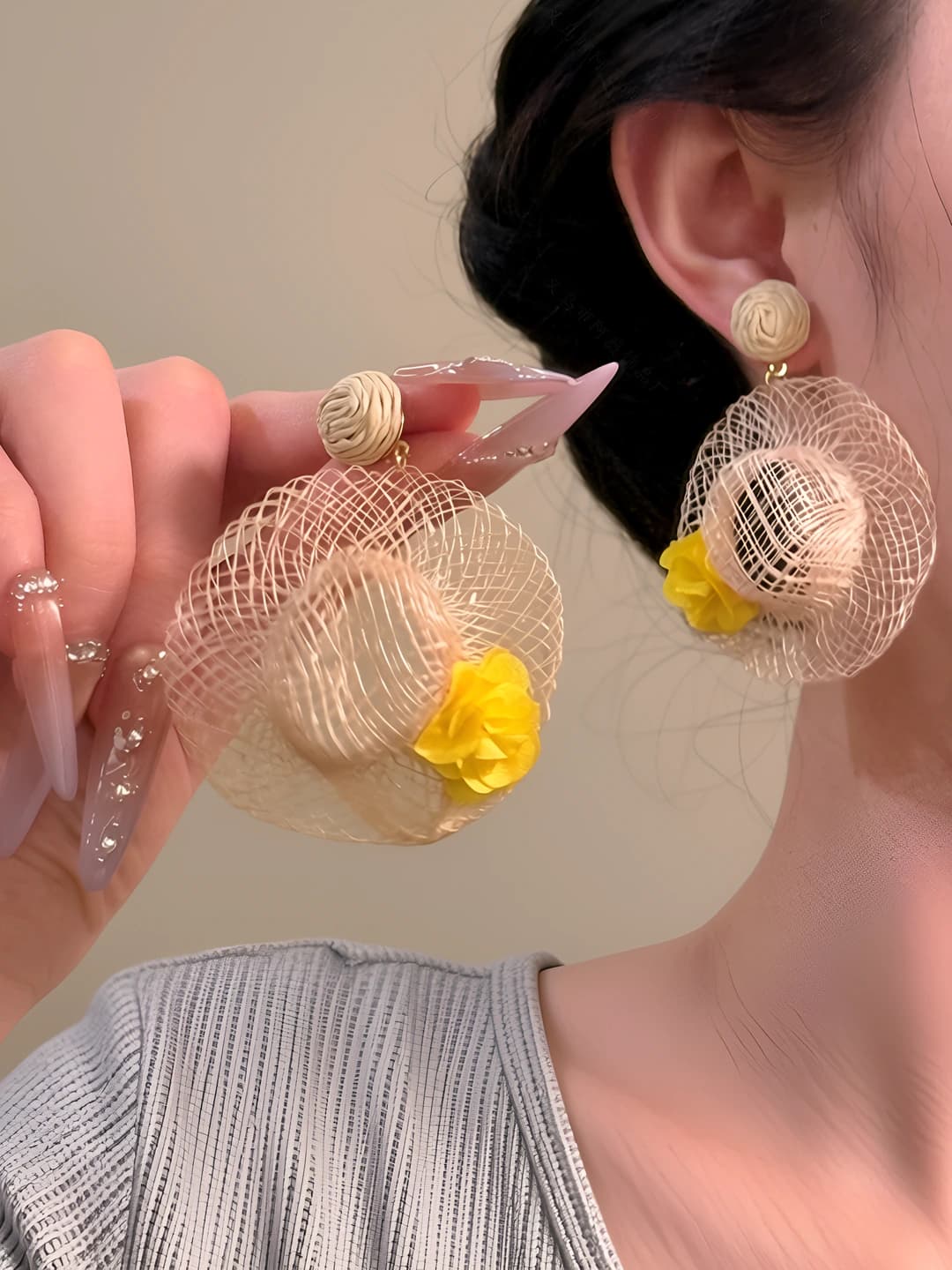 Серебряная игла - Кофейный - Жёлтая шляпка