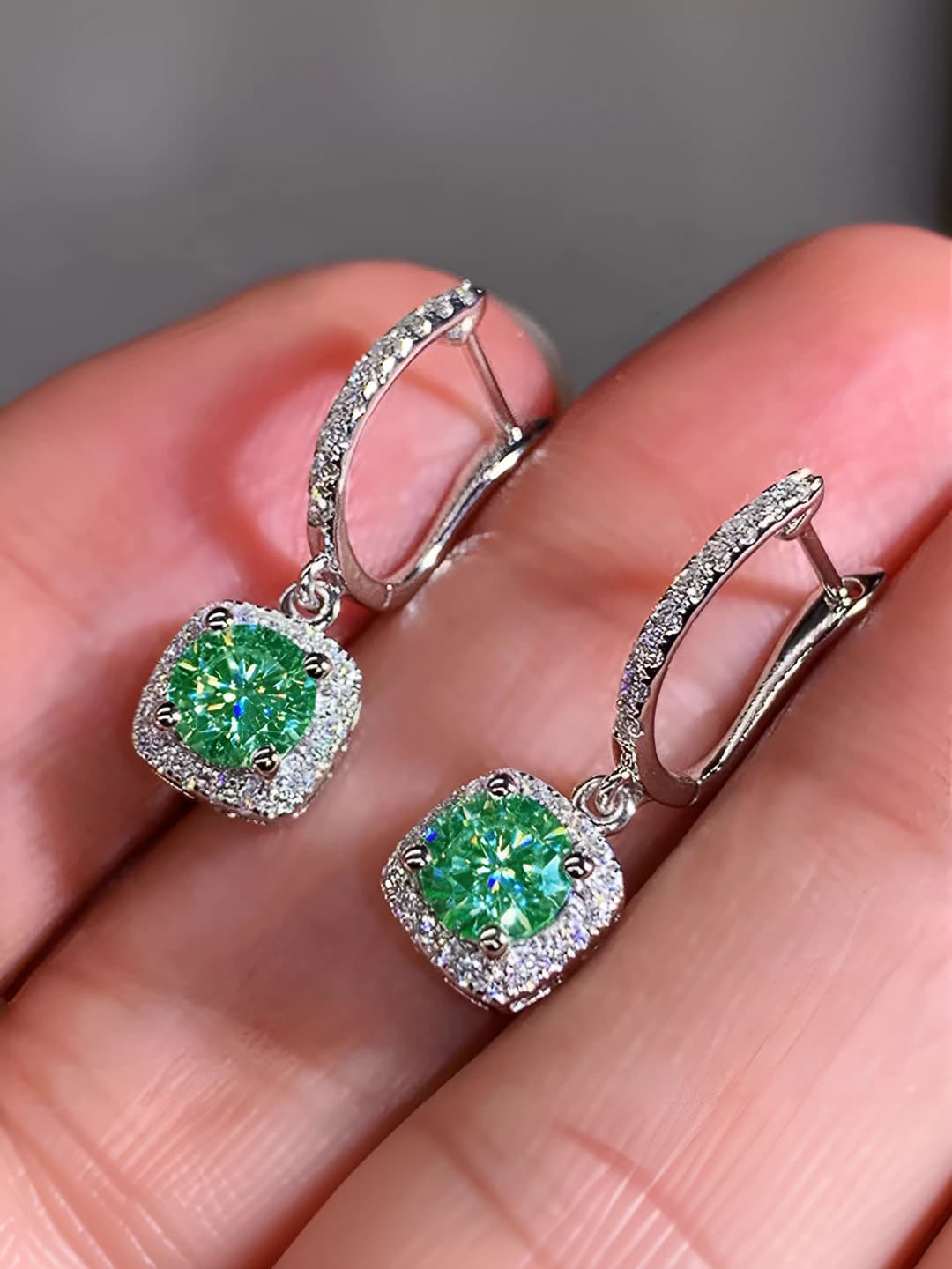 White gold - Green diamond