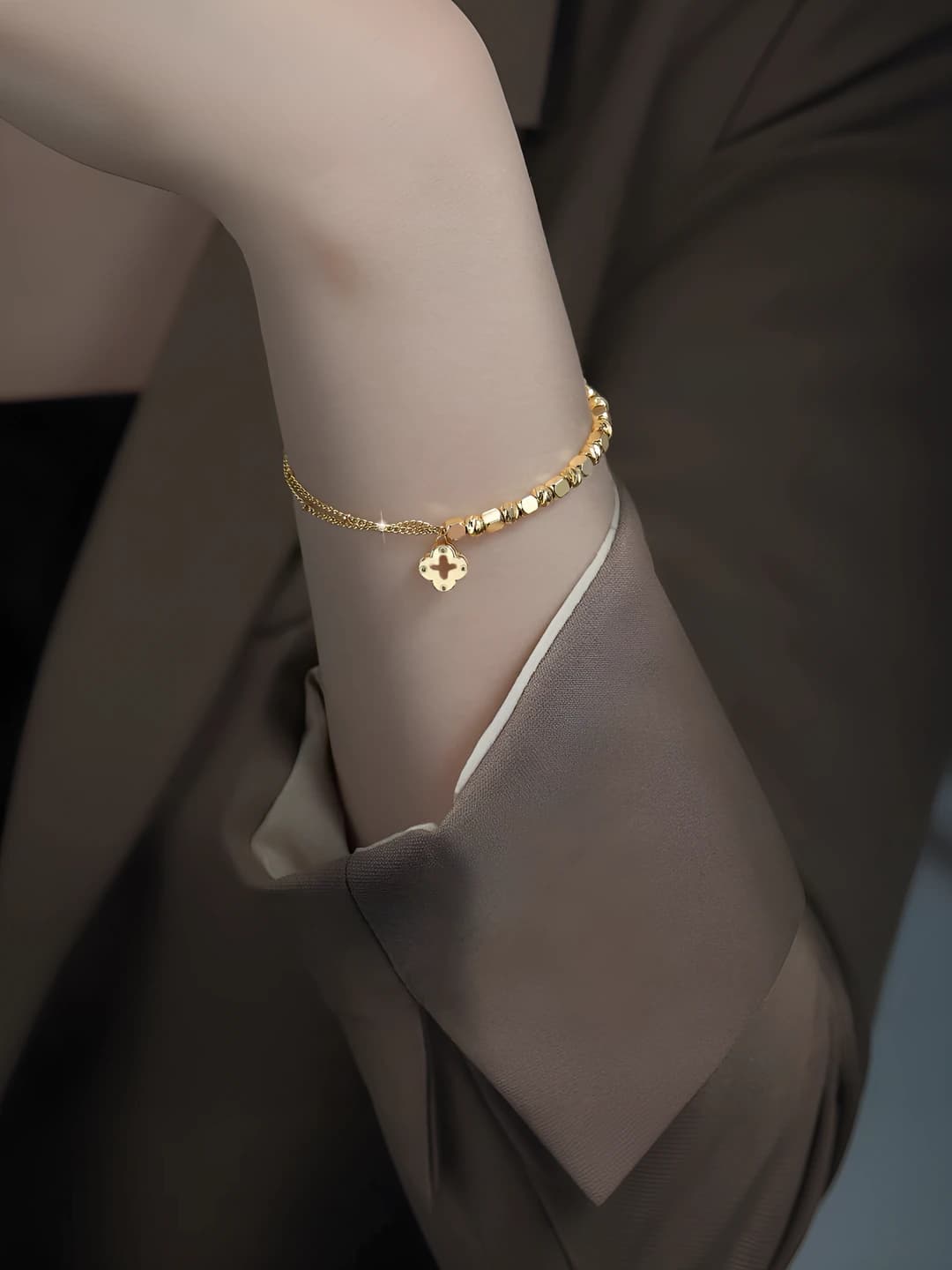 Gold dust clover bracelet