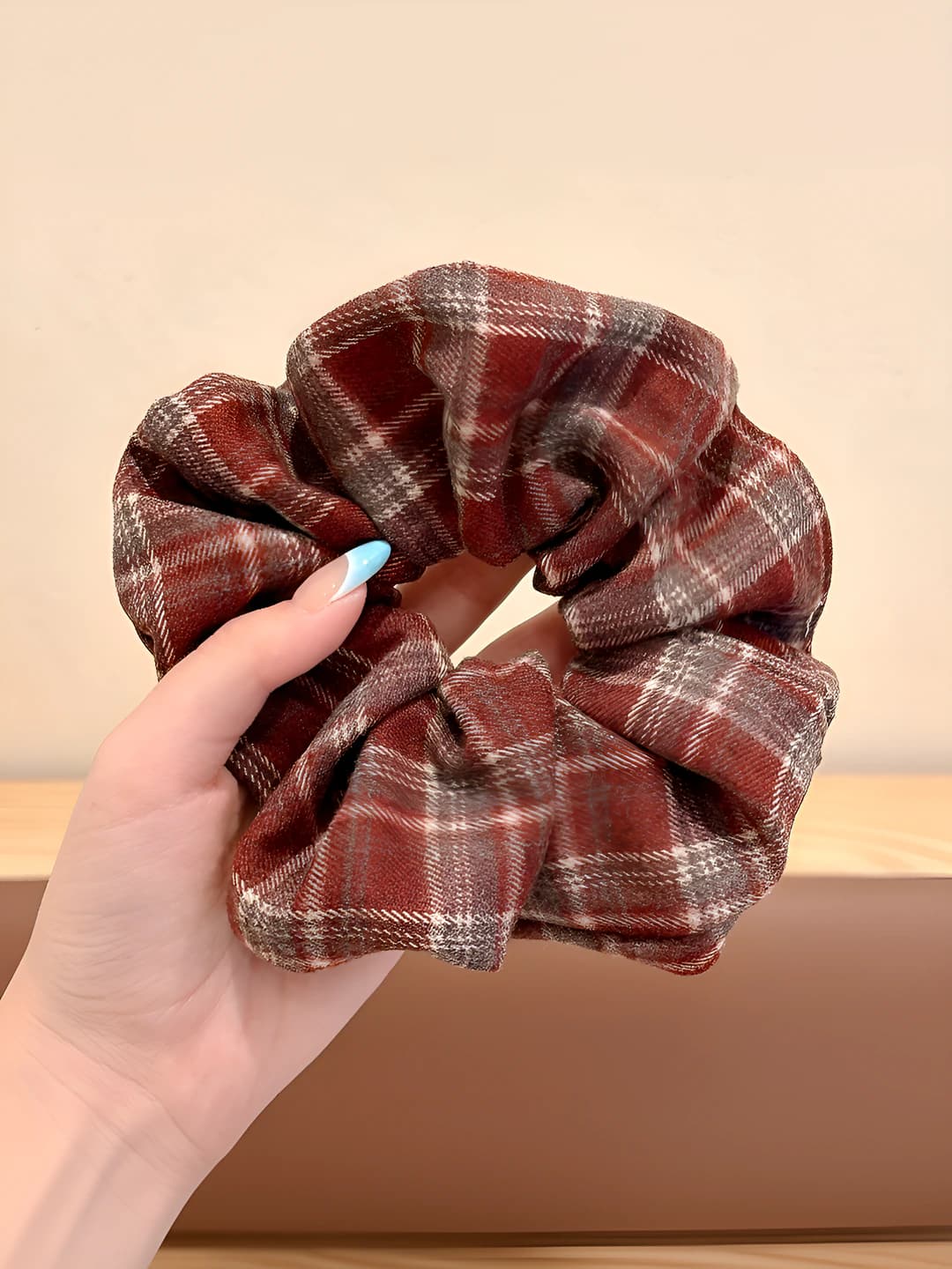 Red-grey plaid, 14 cm