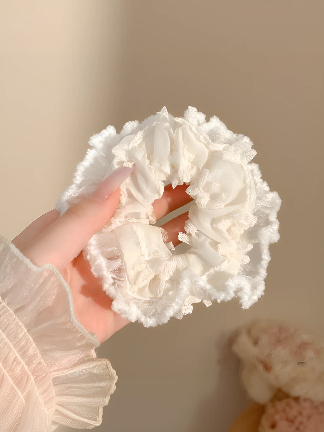 Off-white lace edge 11 cm