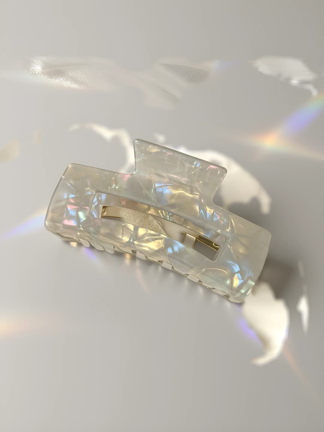 Яркий серый