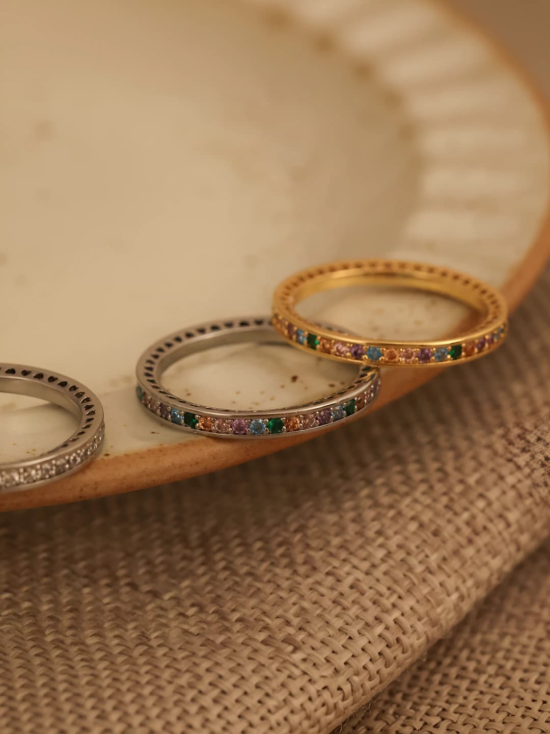 Women's ring with zircon in French style