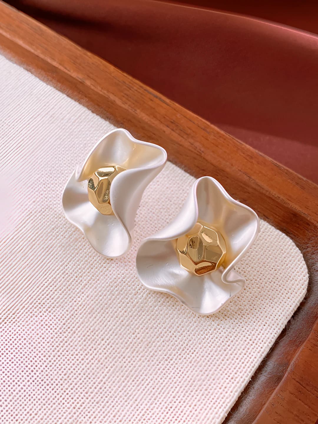 28# Silver-White-Gold