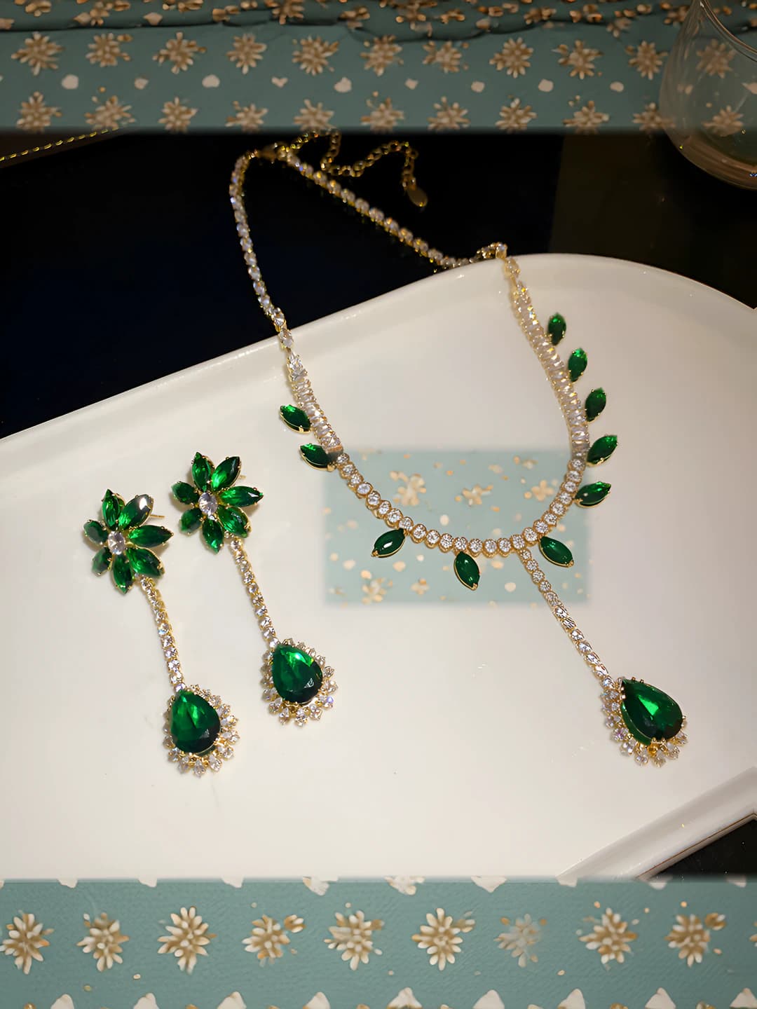32# Earrings & Necklace - Gold - Green (2-piece set)