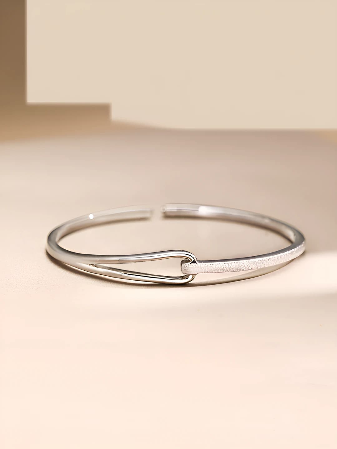 Women's copper bracelet with geometric shape and circular design element, ins style, electroplated, delicate and lightweight