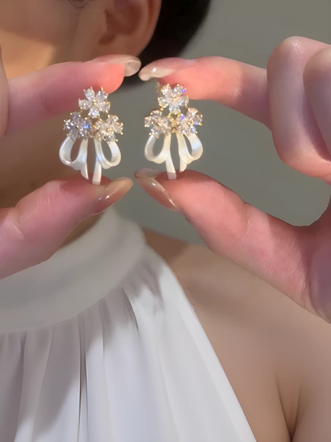 Women's flower ribbon earrings with zirconia inlay, light luxury style