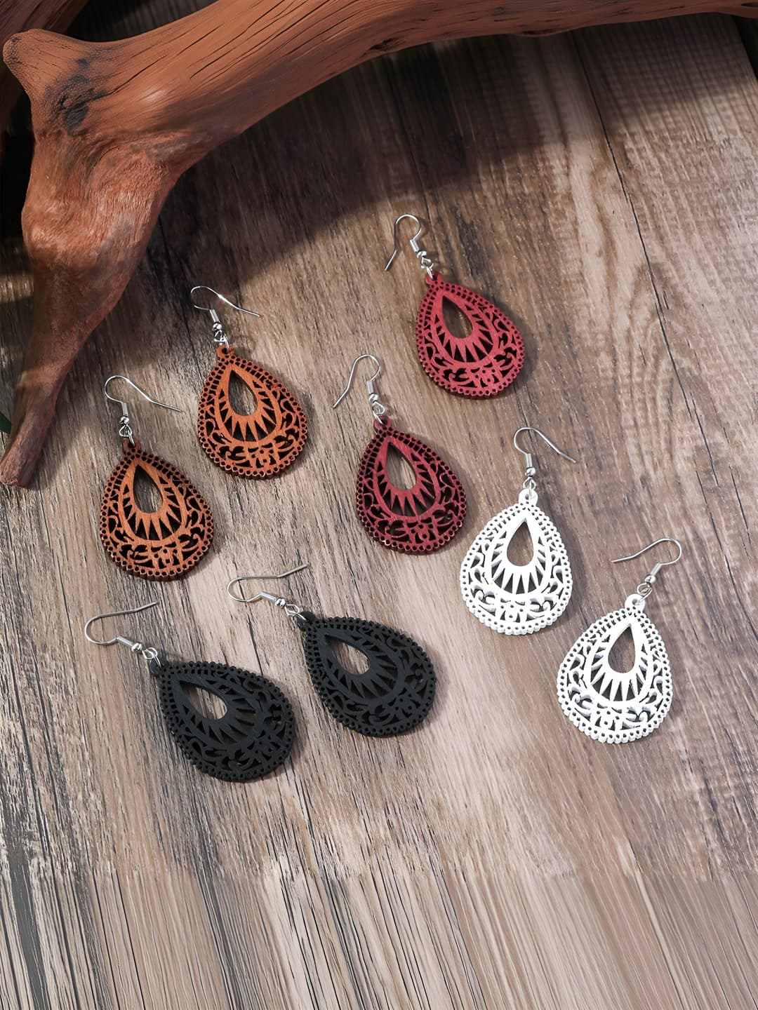 Women's wooden earrings in retro style, with carved teardrop pattern, for autumn-winter