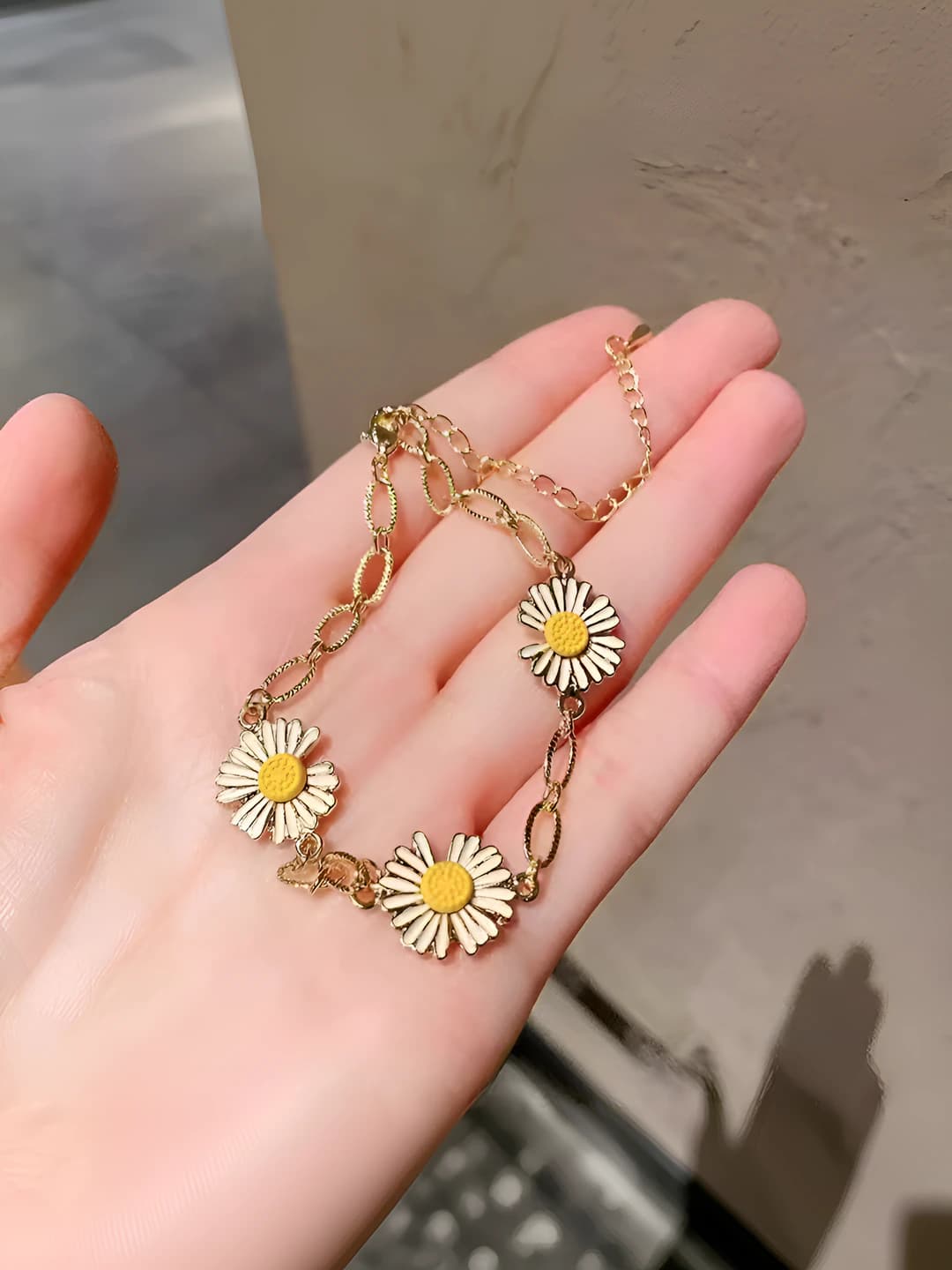 Small daisy bracelet