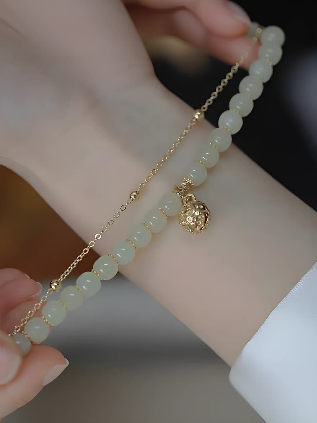 Women's glass and lyuli beaded bracelet in Chinese style, handmade