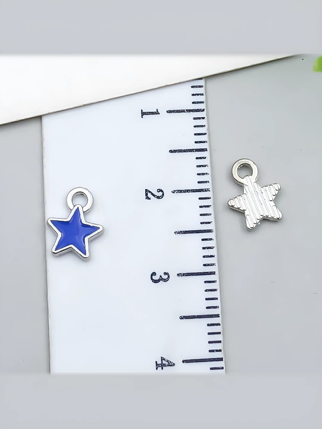 White K blue small five-pointed star 7x9mm-0.2g