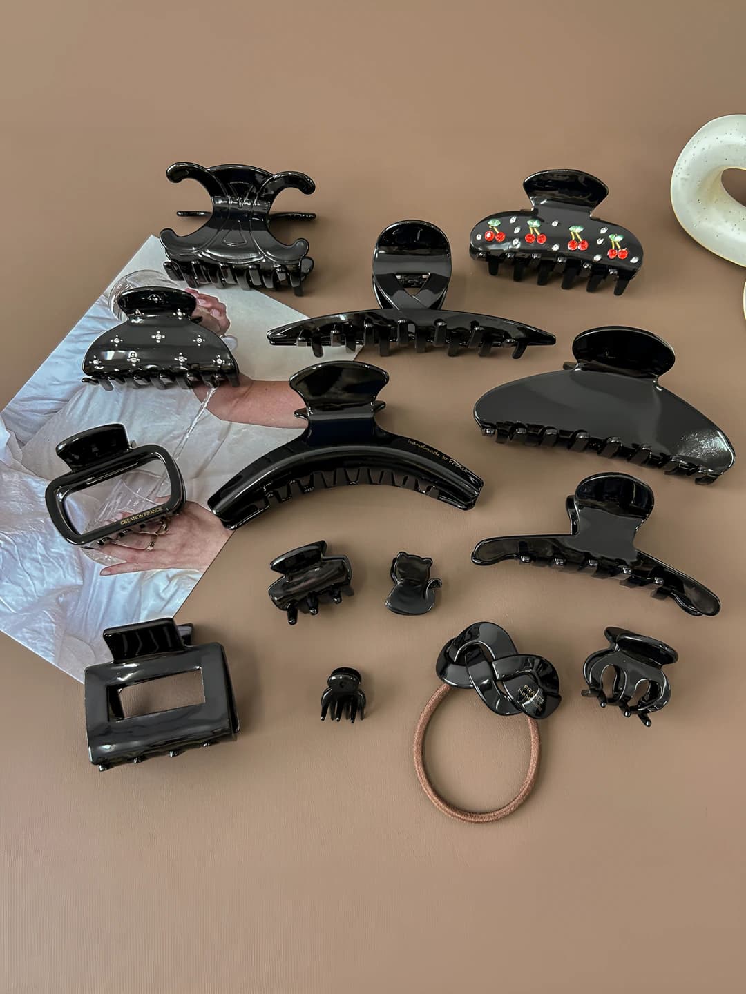 Women's hair clips and combs: black, acetate material, handmade, design element: square, linear and cross, style: trendy