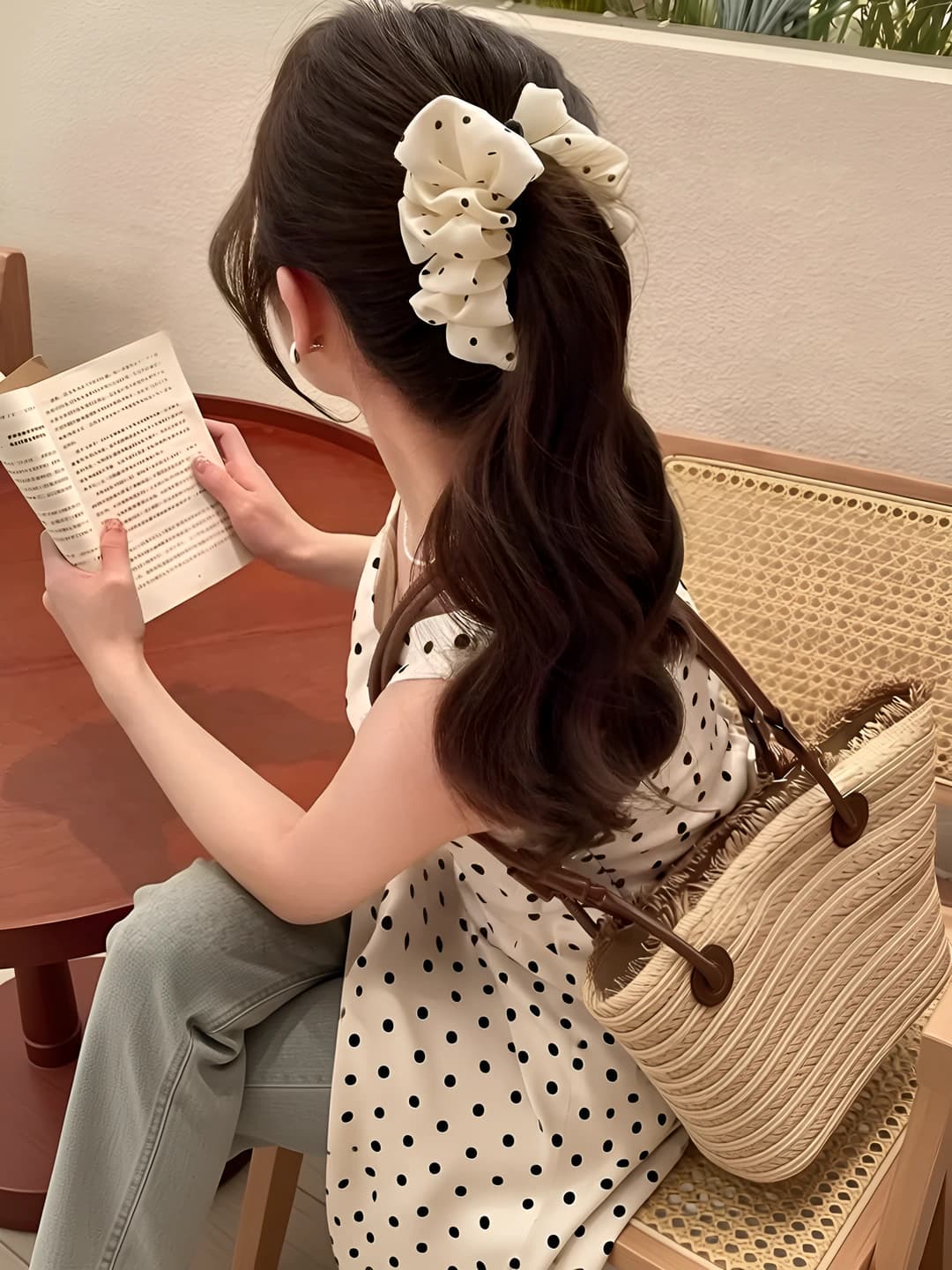 Large beige polka dot, satin, multi-layer pleat 13 cm