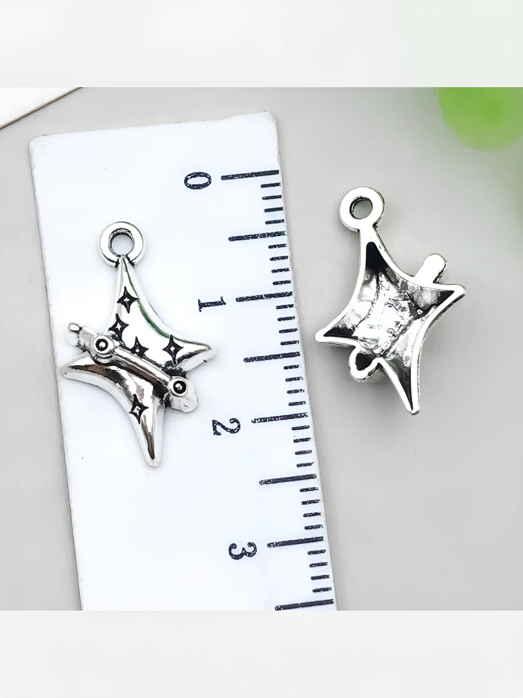 1 шт 4-лучевая звезда, крест 20x13mm-0.9g