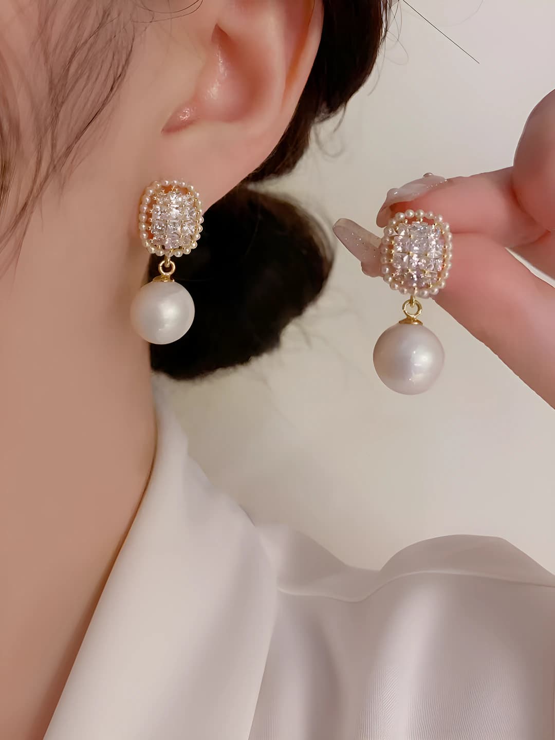 Women's pearl drop earrings: light luxury style, geometric design element, alloy and rhinestones