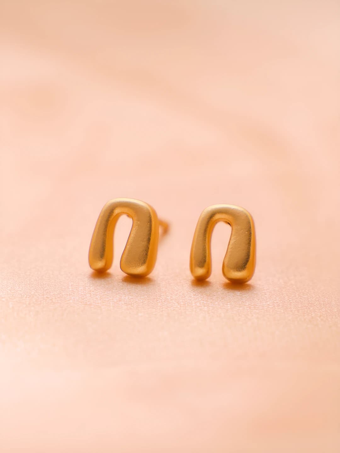 Women's Korean style U-shaped matte metal minimalist design earrings