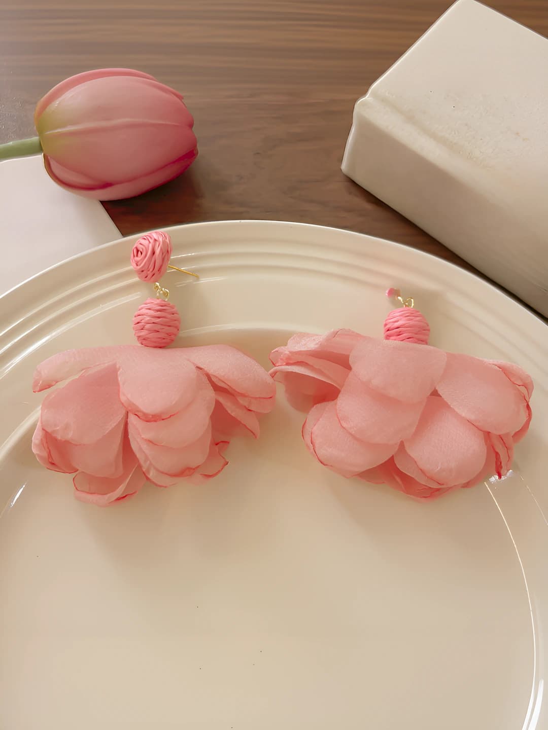 Pink chiffon flower tassel earrings (925 silver)