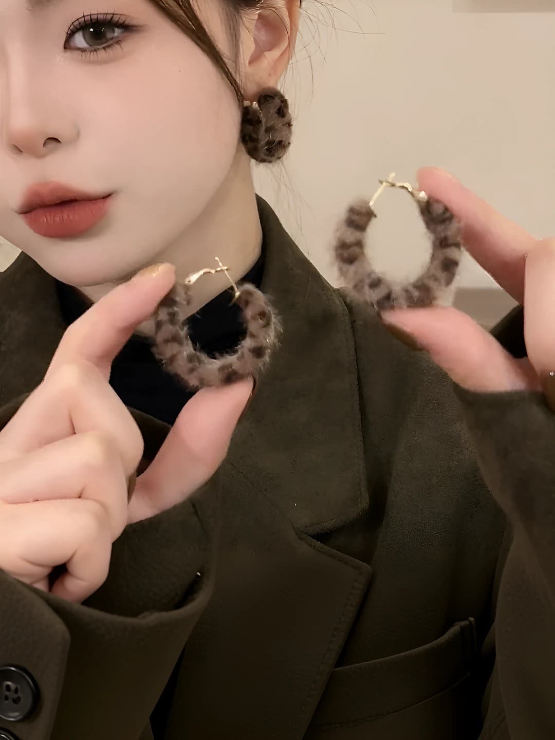 Yumshoq leopard rang quloq halqasi