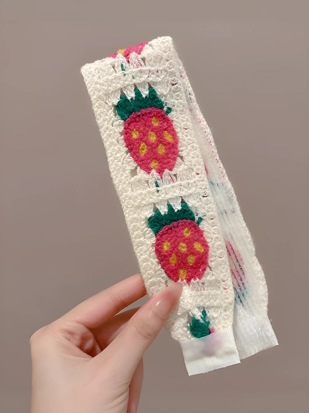 Beige-pink strawberry 37.5 cm