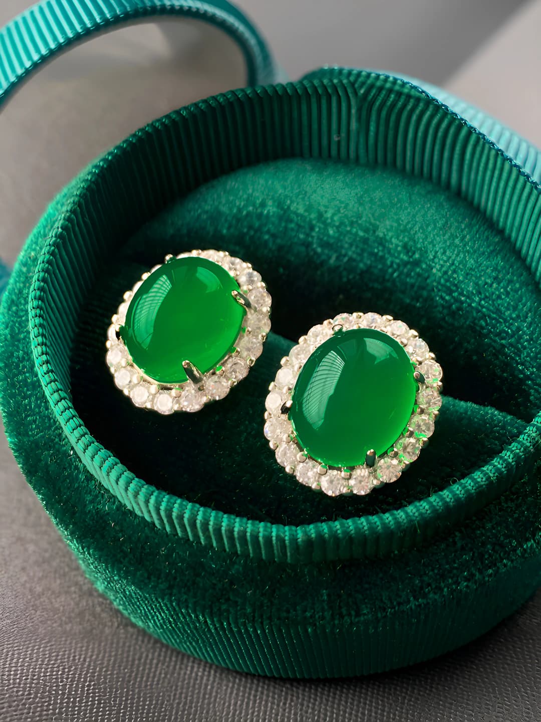 Серьги из халцедона