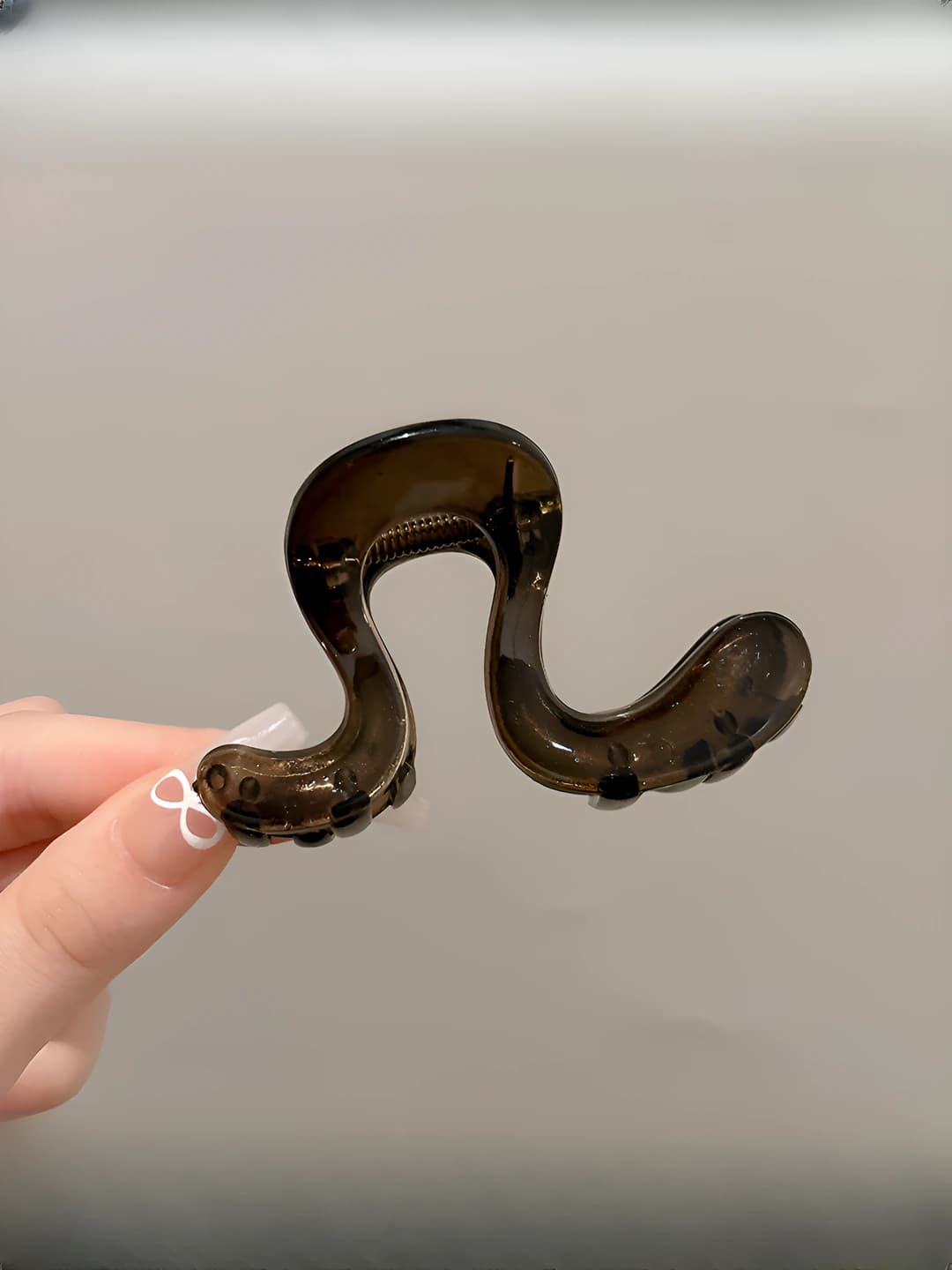3# Brown geometric claw clip