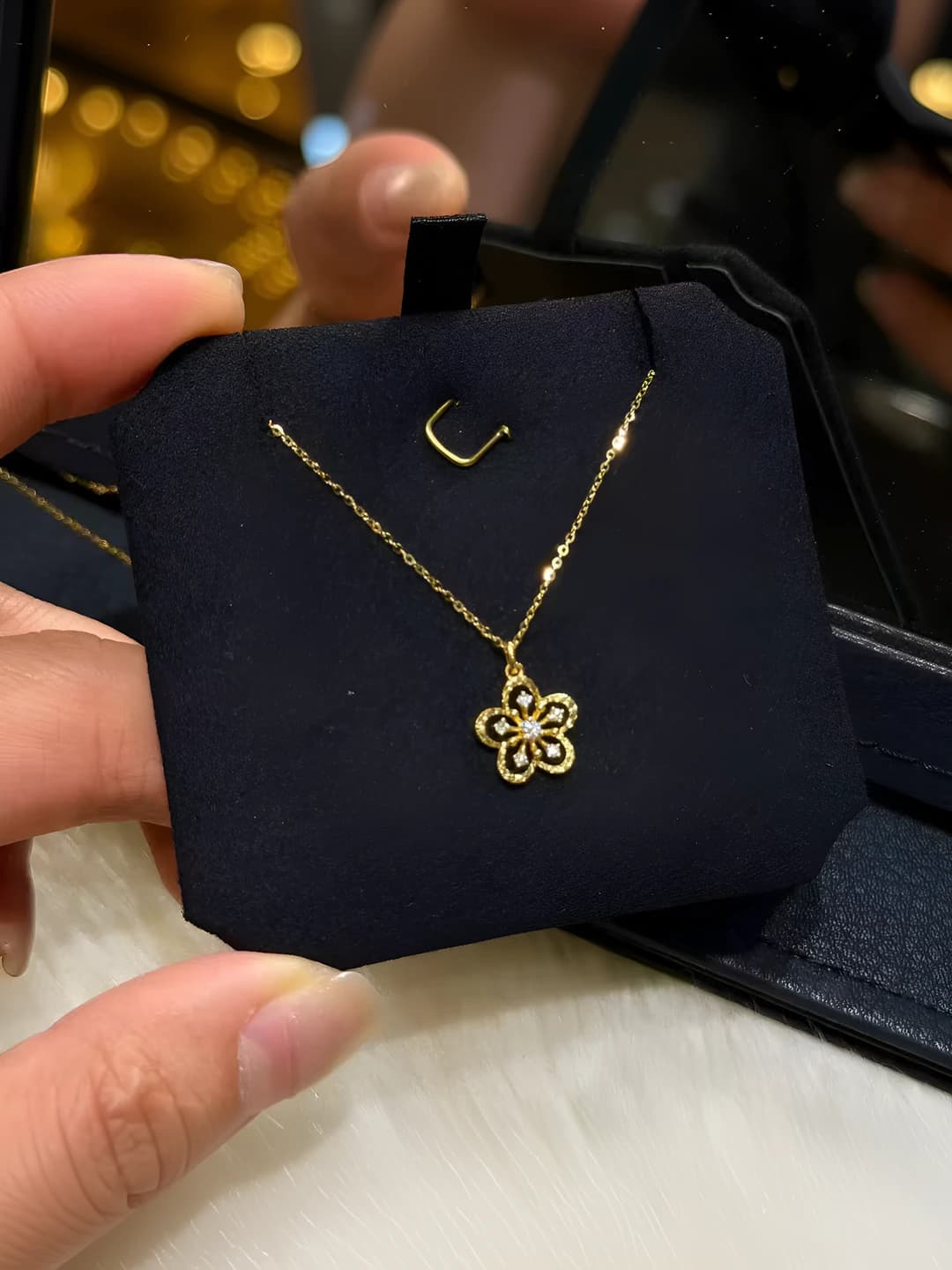 Small floral necklace