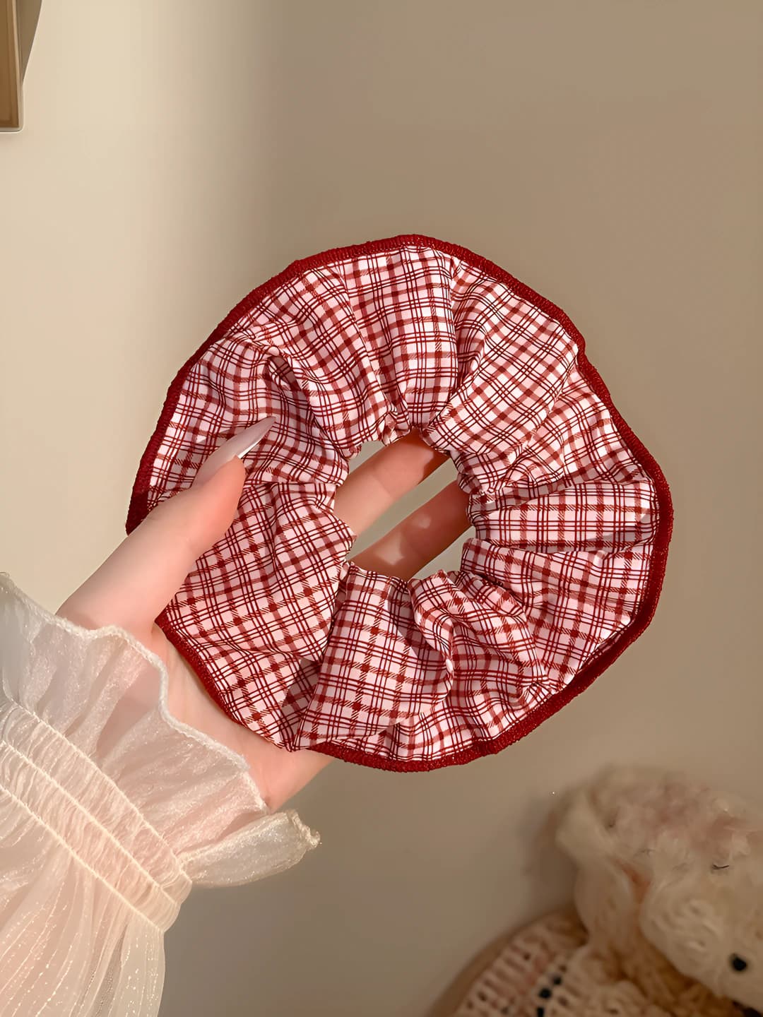 Red plaid, 14 cm