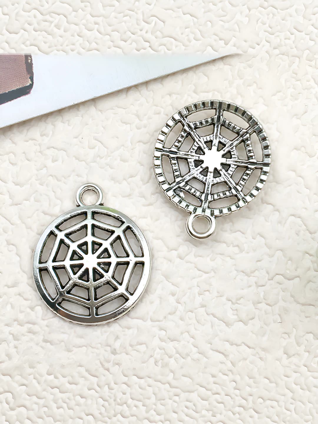 Round Halloween spider web 14x17mm-0.7g