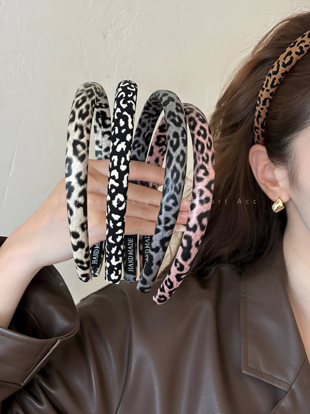 Ayollar uchun pardalangan leopard printli obodok, plastik, kuz-qish, 2026