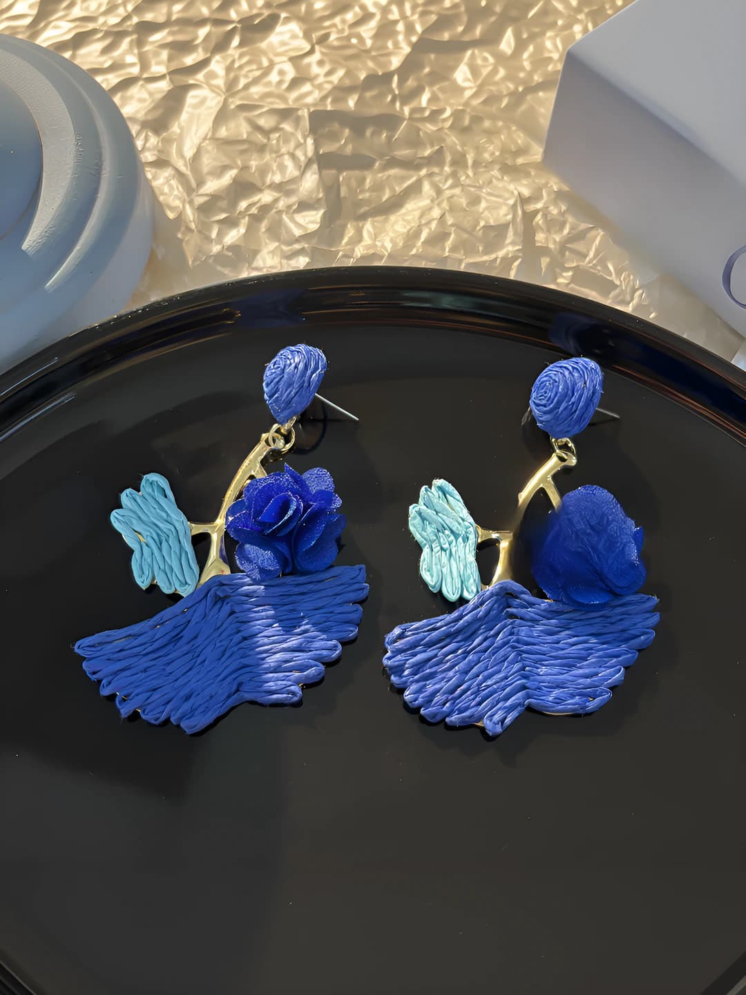 Blue ginkgo flower stud earrings - 6.3 cm