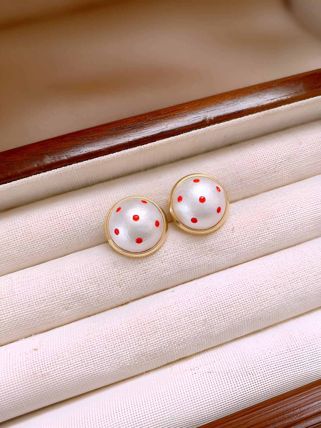 56# Kumush tirqish - Oltin - Qizil (Marvarid 14mm)