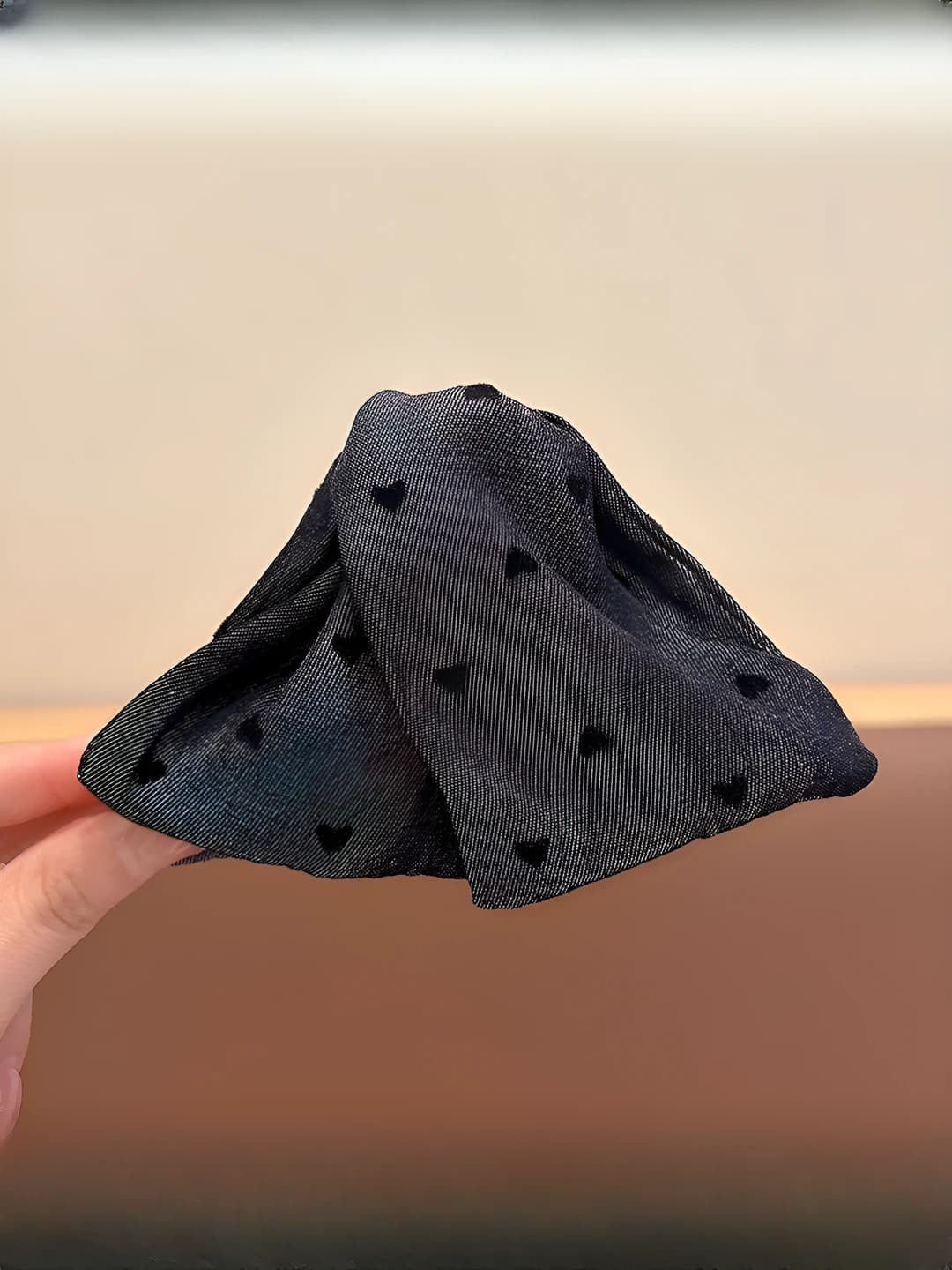 Grey, hearts and dots, 13 cm