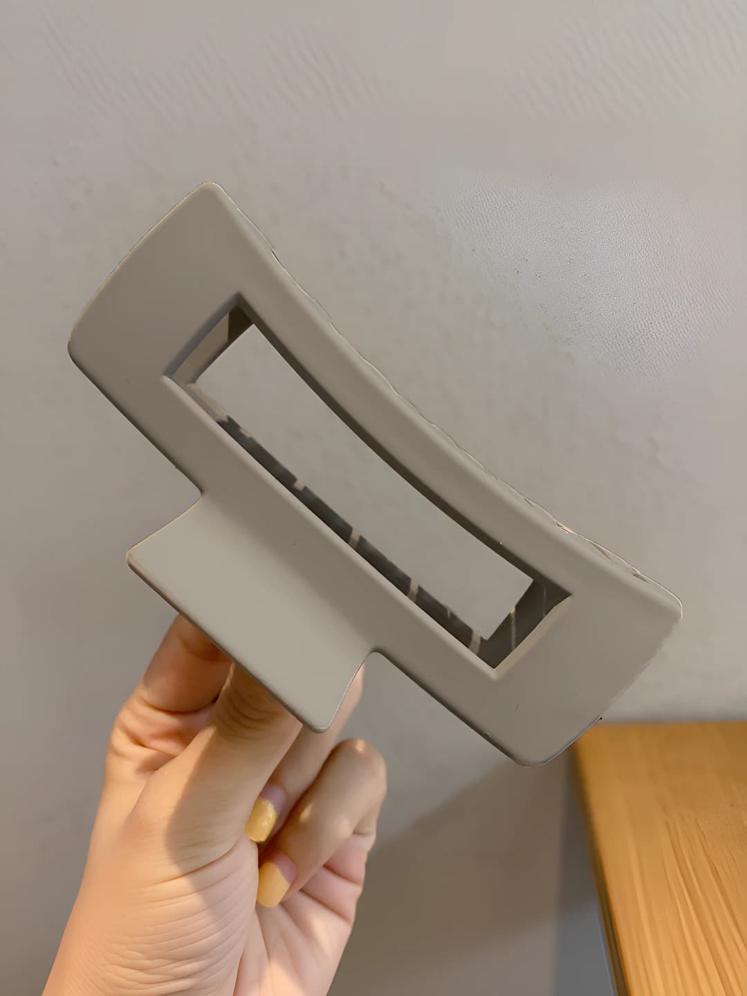 White-grey square clip, 11 cm