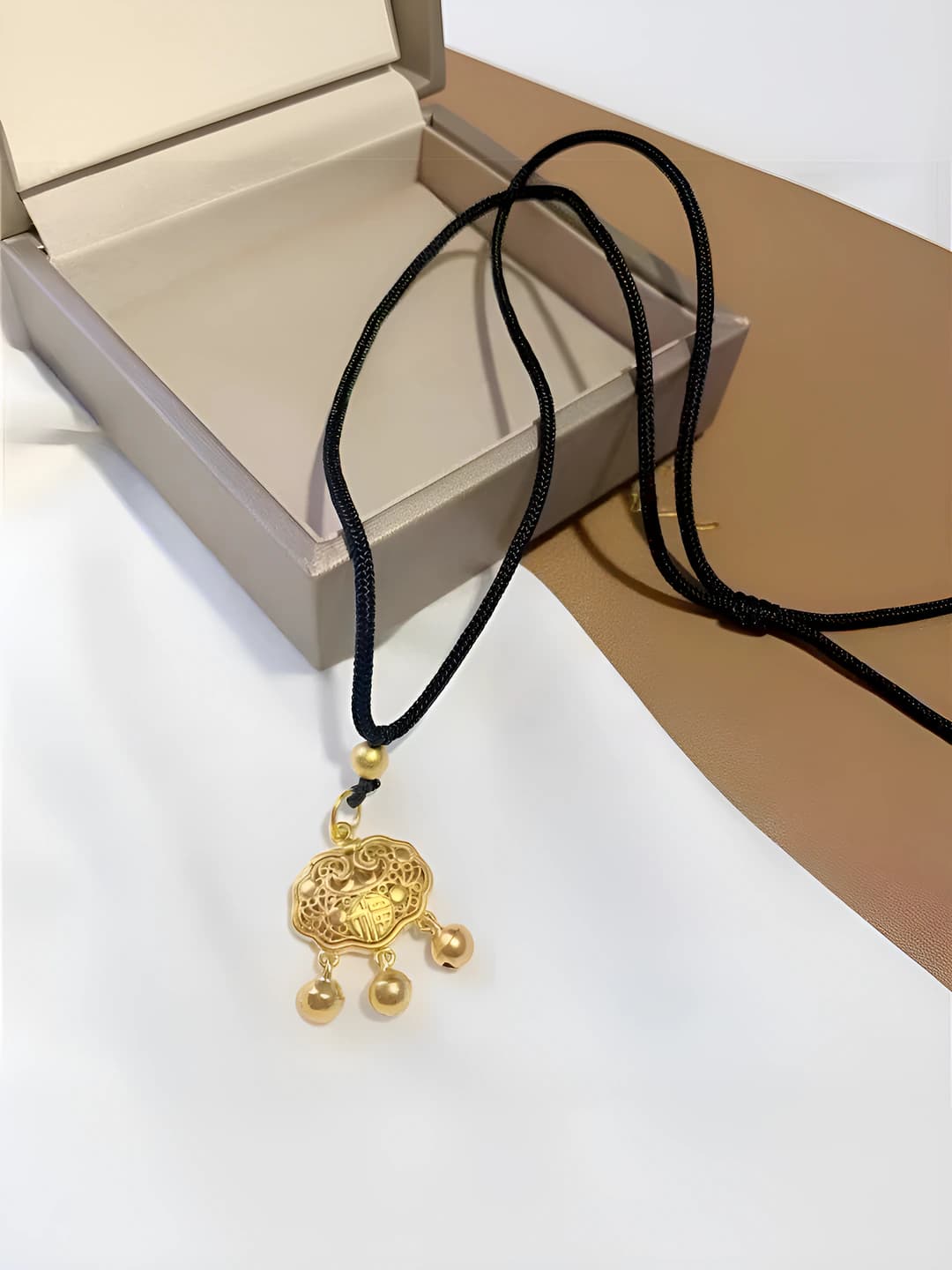 Safety lock chain [Gold]