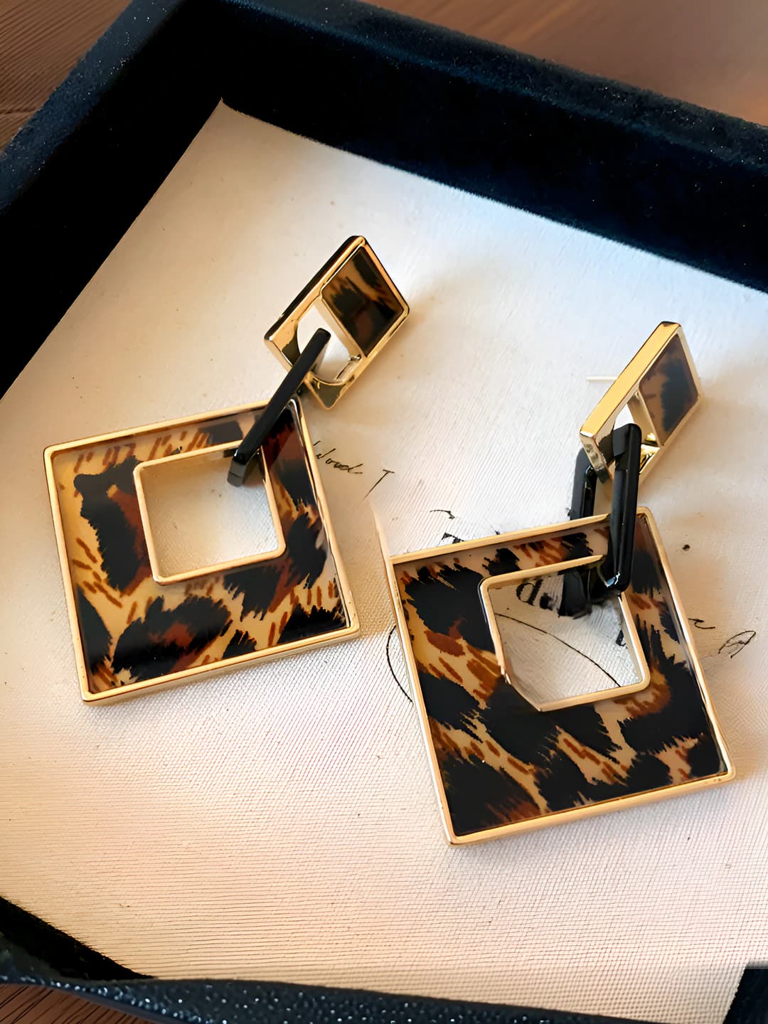 23# Silver post - Gold - Black