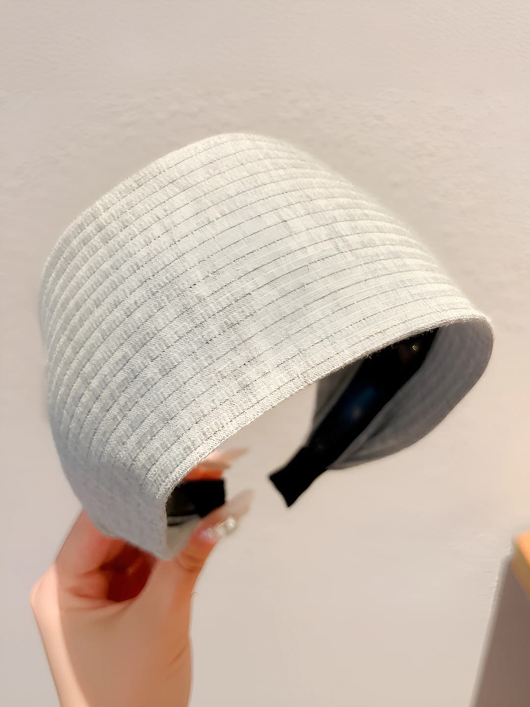 Light grey, width 8 cm