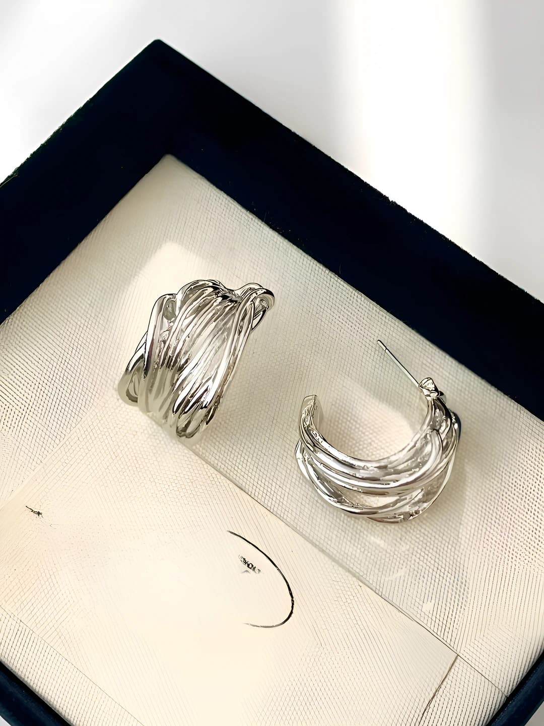 Silver line C stud earrings