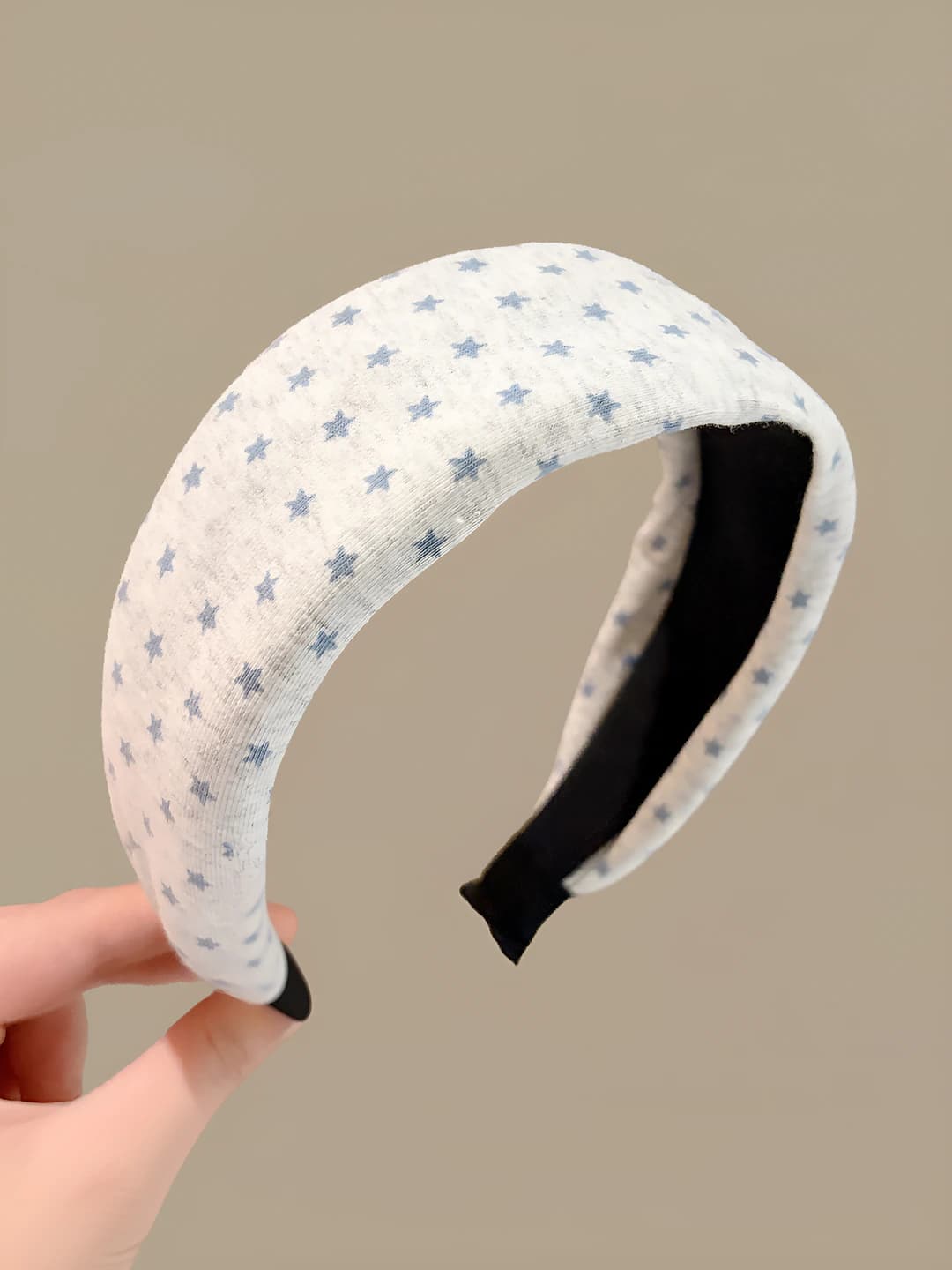 Light grey star, 6 cm, 4 cm