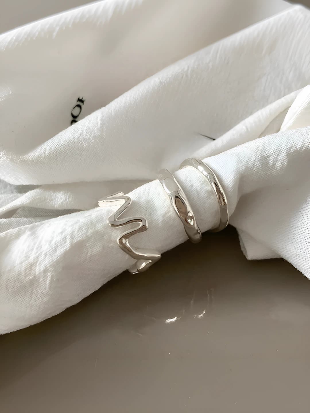 Women's silver retro hammered wavy irregular open adjustable ring