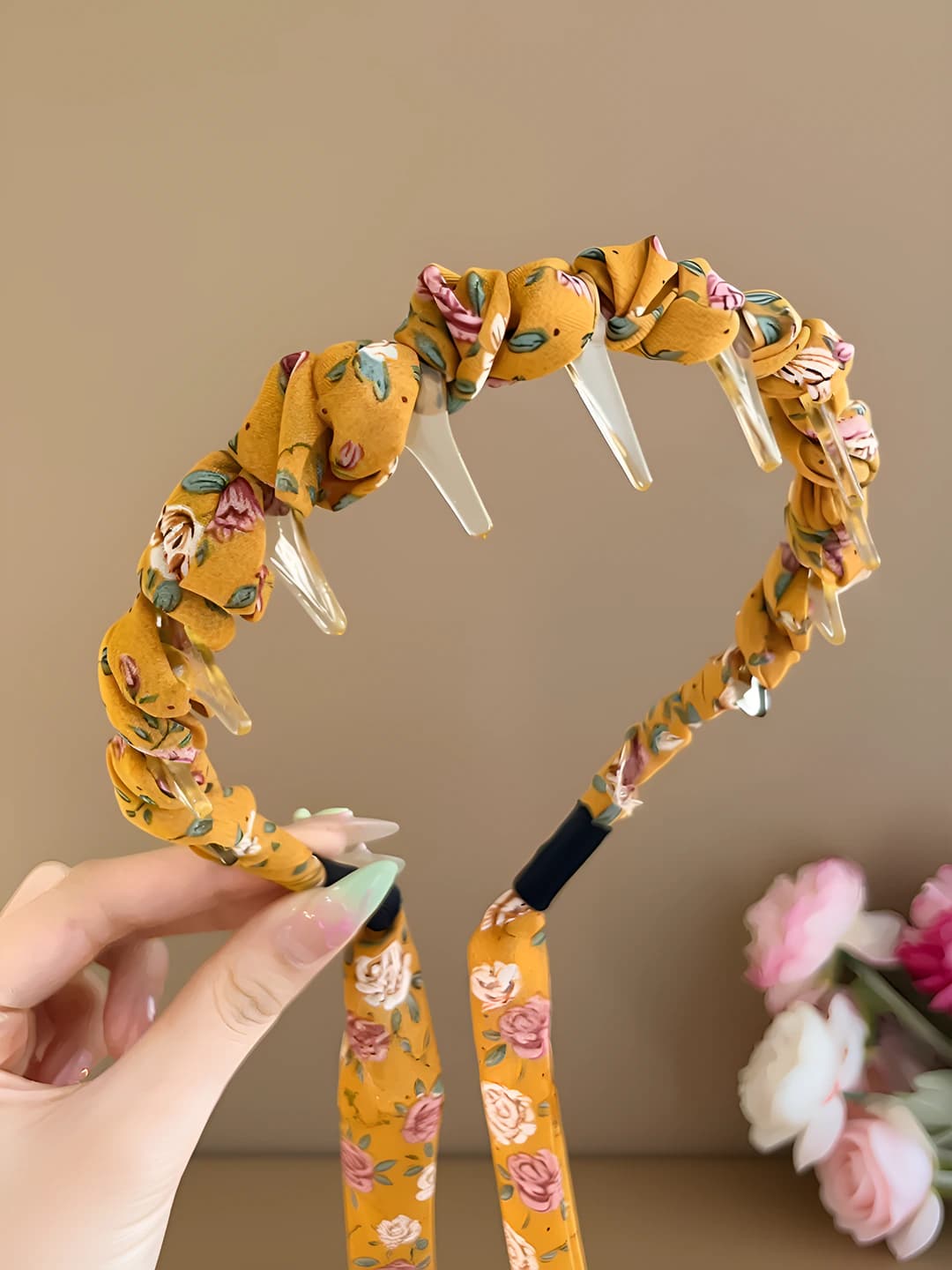 8# Yellow floral, toothed, ribbon