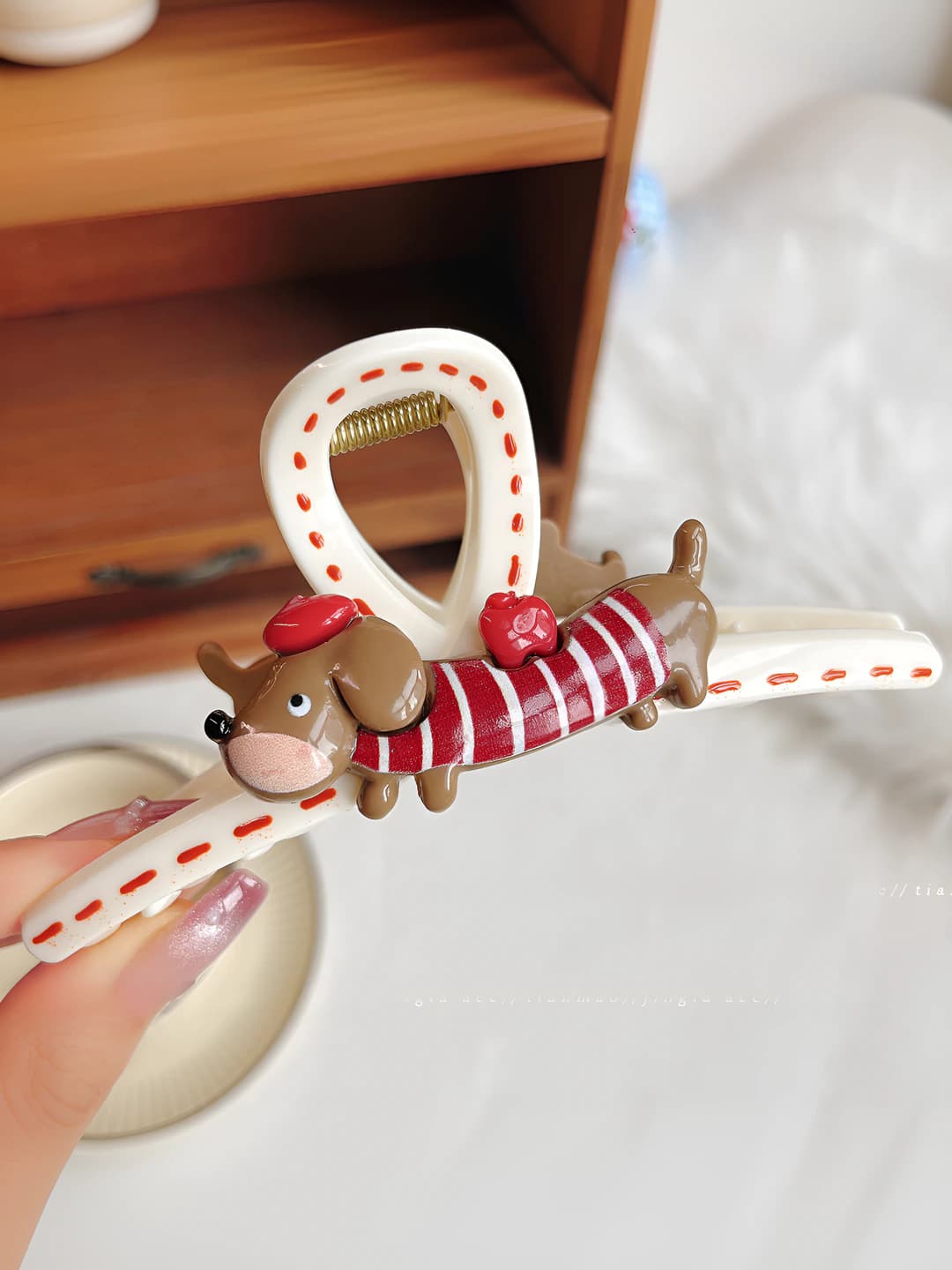 Red Dog Graffiti Cartoon Clip, Double-sided, 13 cm