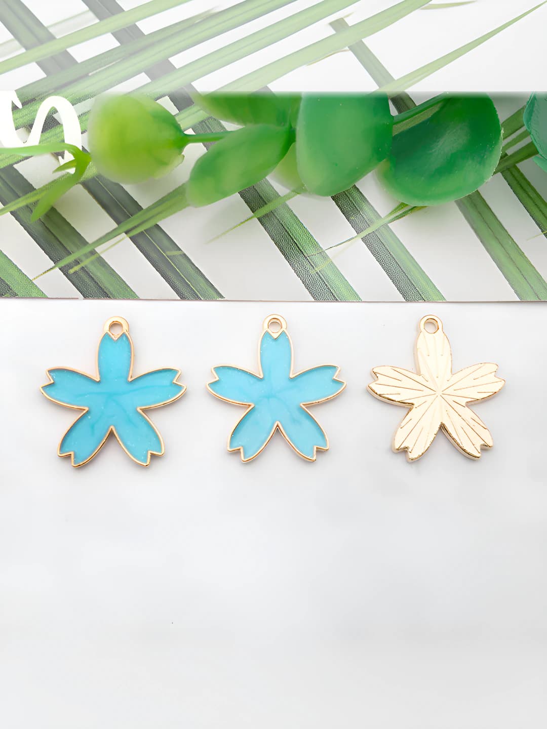 Light blue drop flower 19x20mm