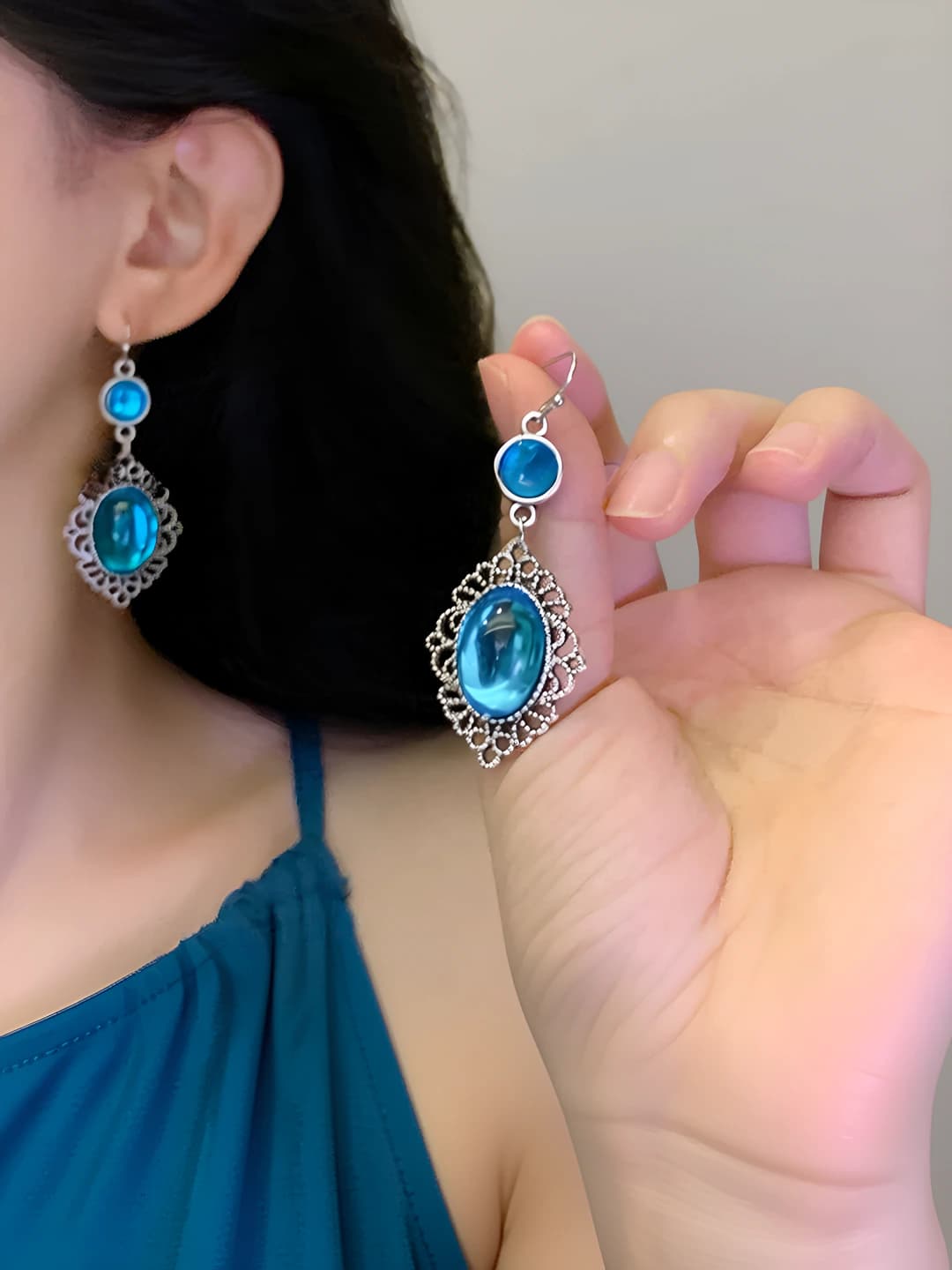 Women's retro oval resin drop earrings