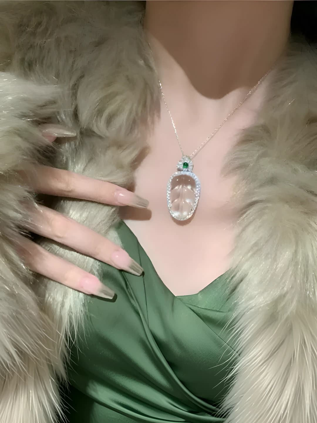 159-4 Resin leaf necklace - Silver-white