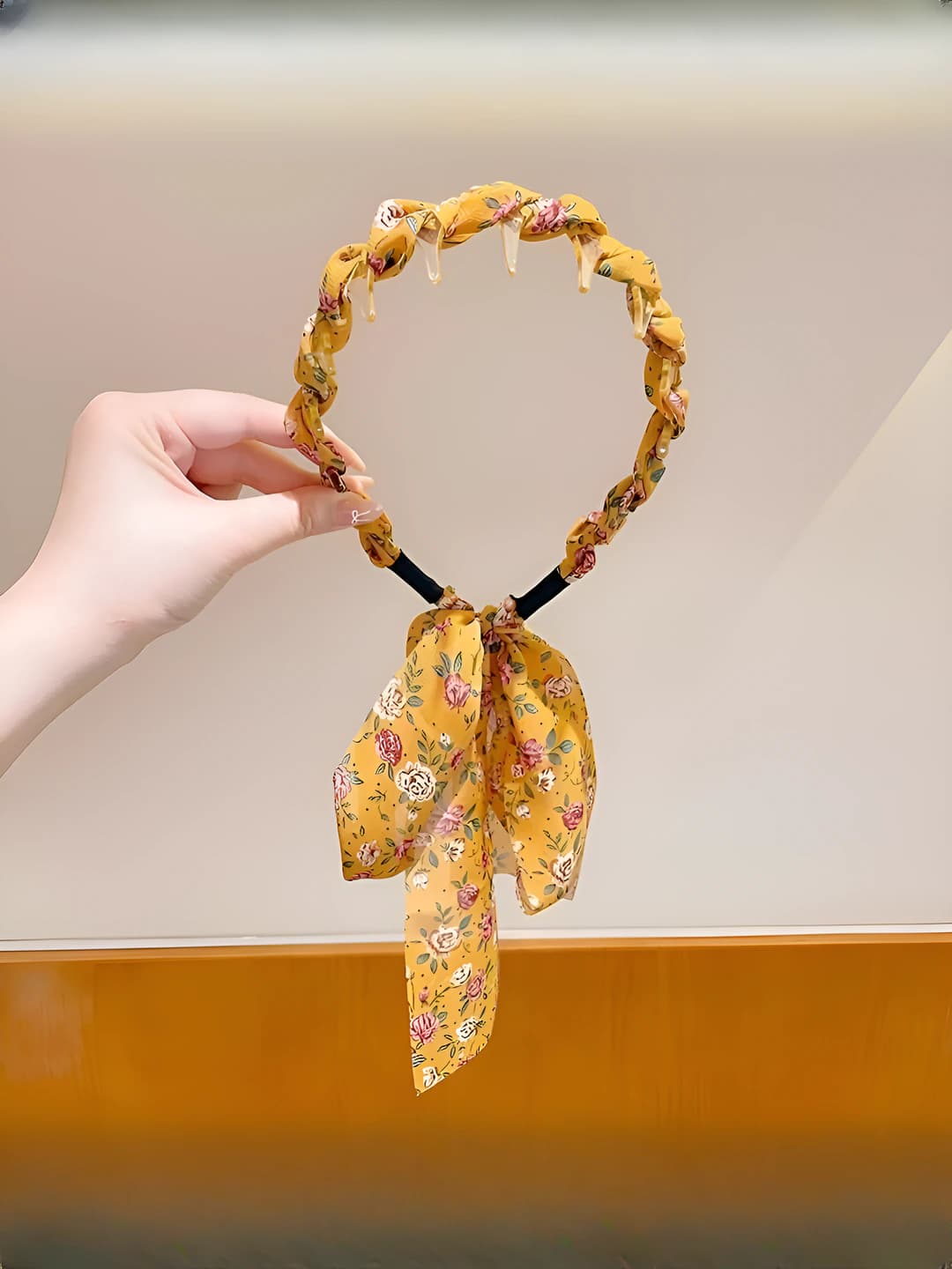 8# Yellow floral, toothed, ribbon