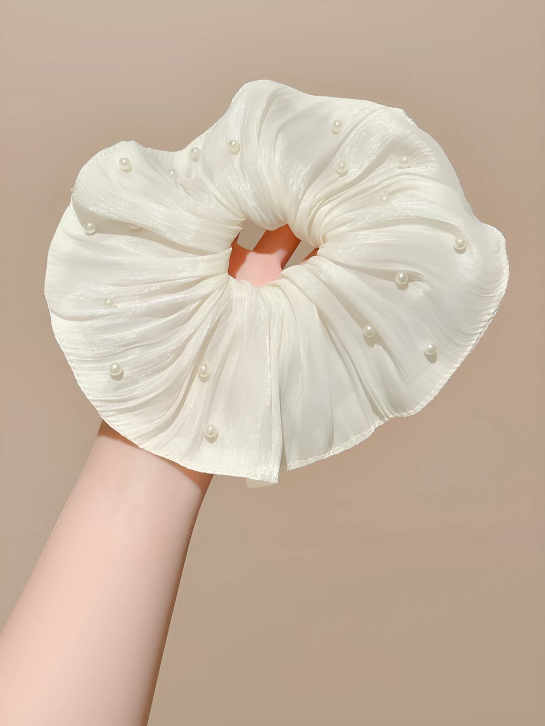 1# White pearl ruffle 20 cm