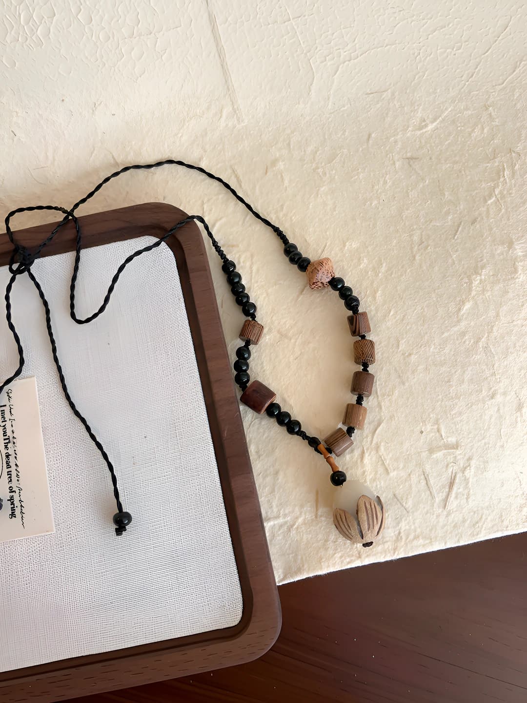 White bodri pearl necklace