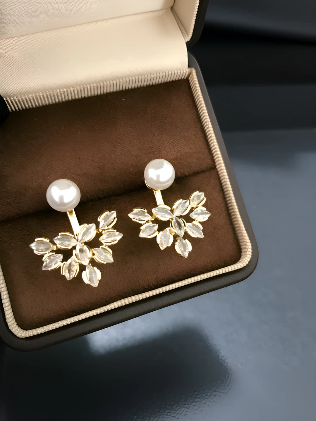 Gold - Crystal leaf earrings