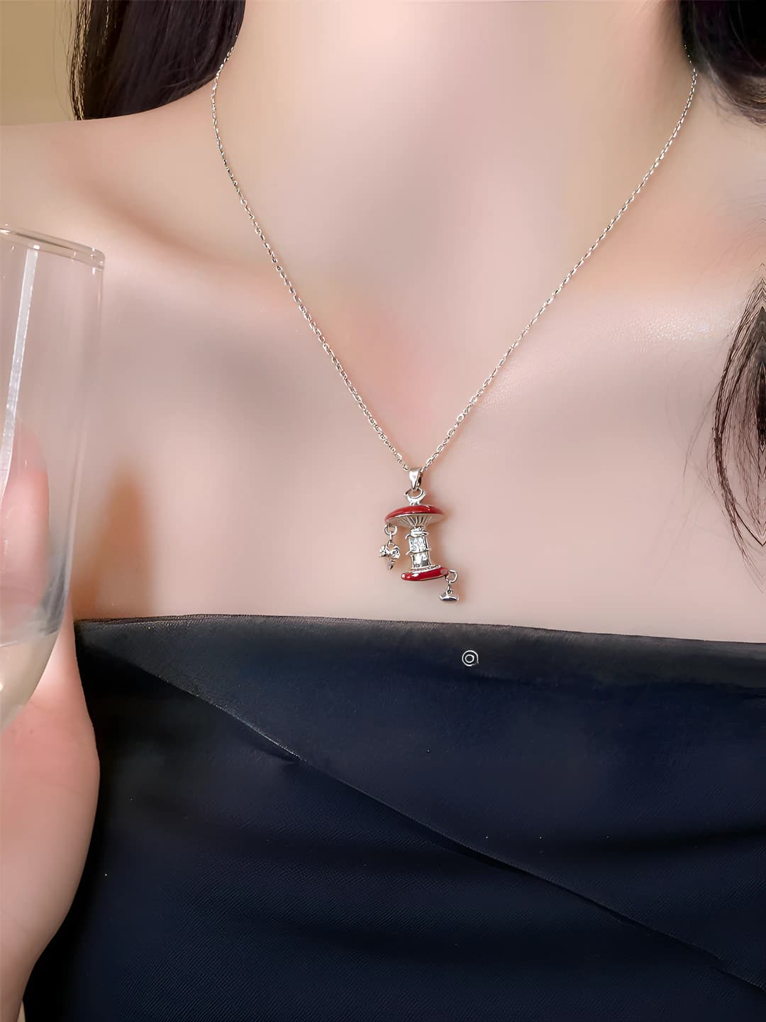 Women's zircon apple-shaped pendant necklace, stylish design in light luxury style