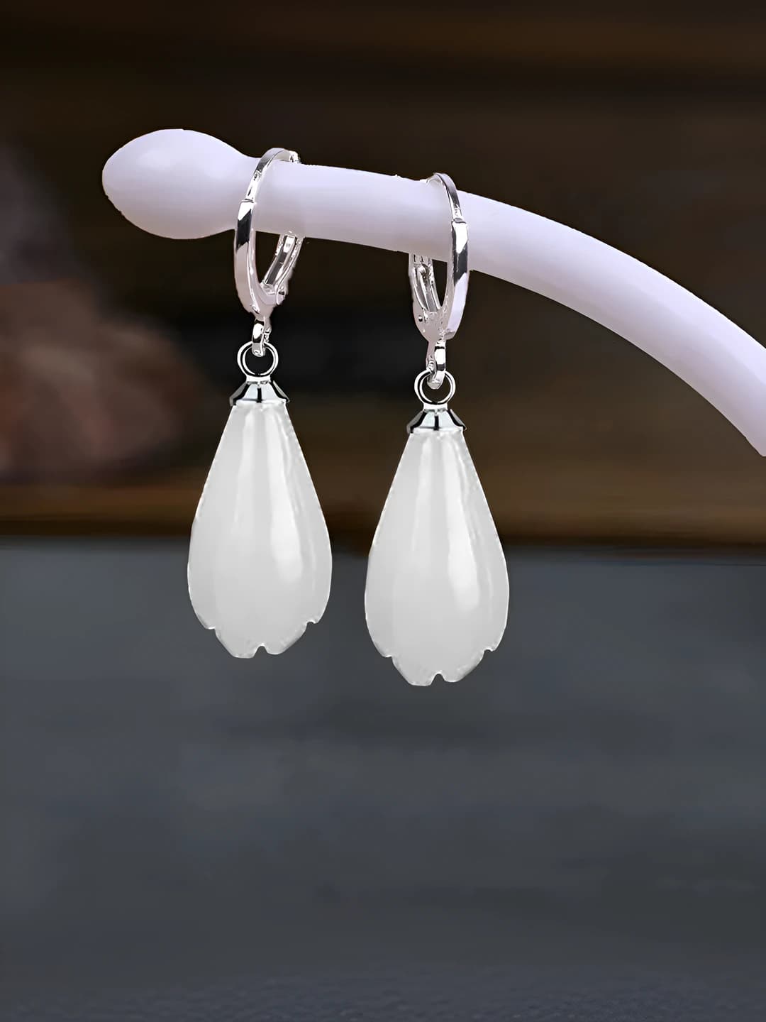 Kumush oq jade guli quloq 807